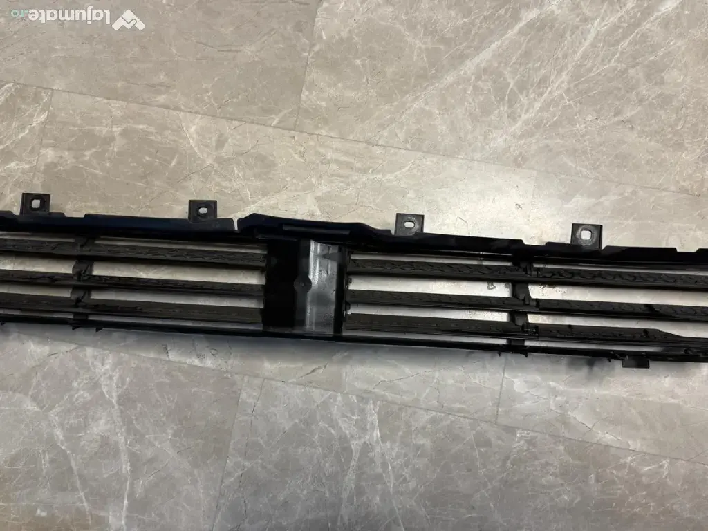 Clapete inferioare BMW G30 cod OE: 51137497285 