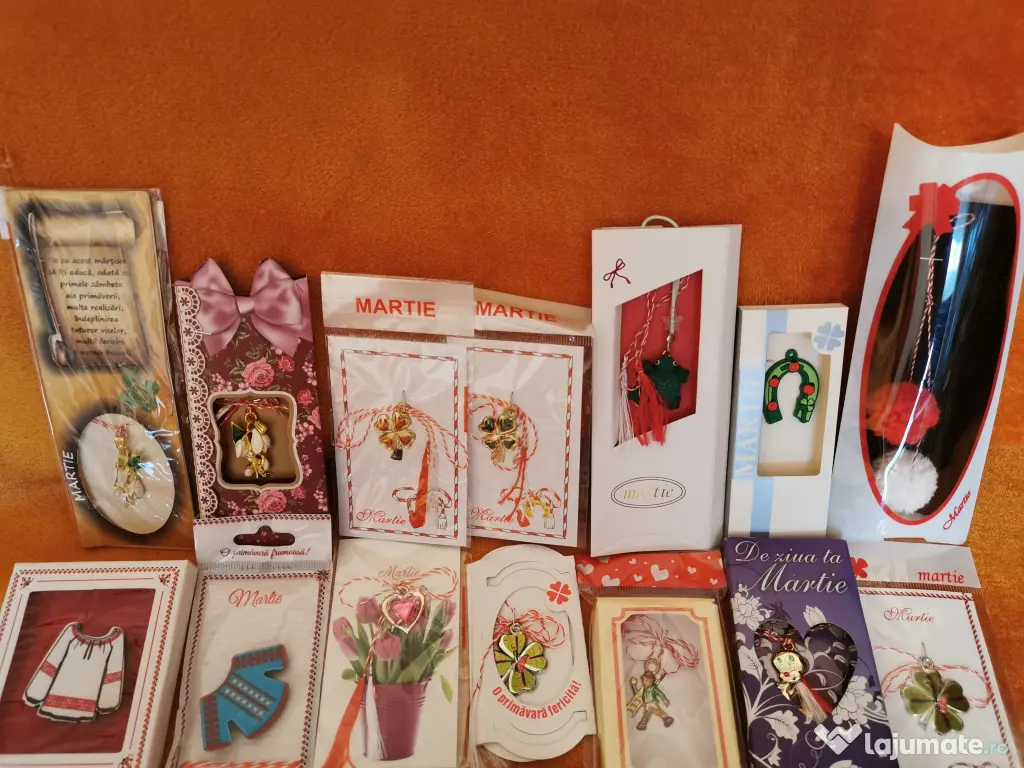 39 martisoare diverse