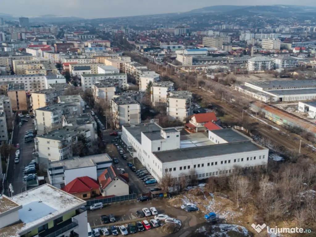 Spatiu industrial/comercial P+1, 3400 mp utili, teren 4000 m