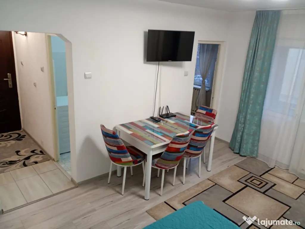 Vând Garsoniera confort 1