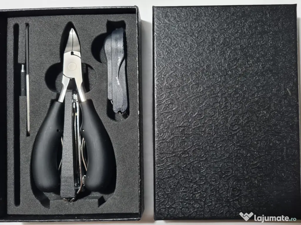 Set / trusă instrumente profesionale de manichiură și pedichiură 