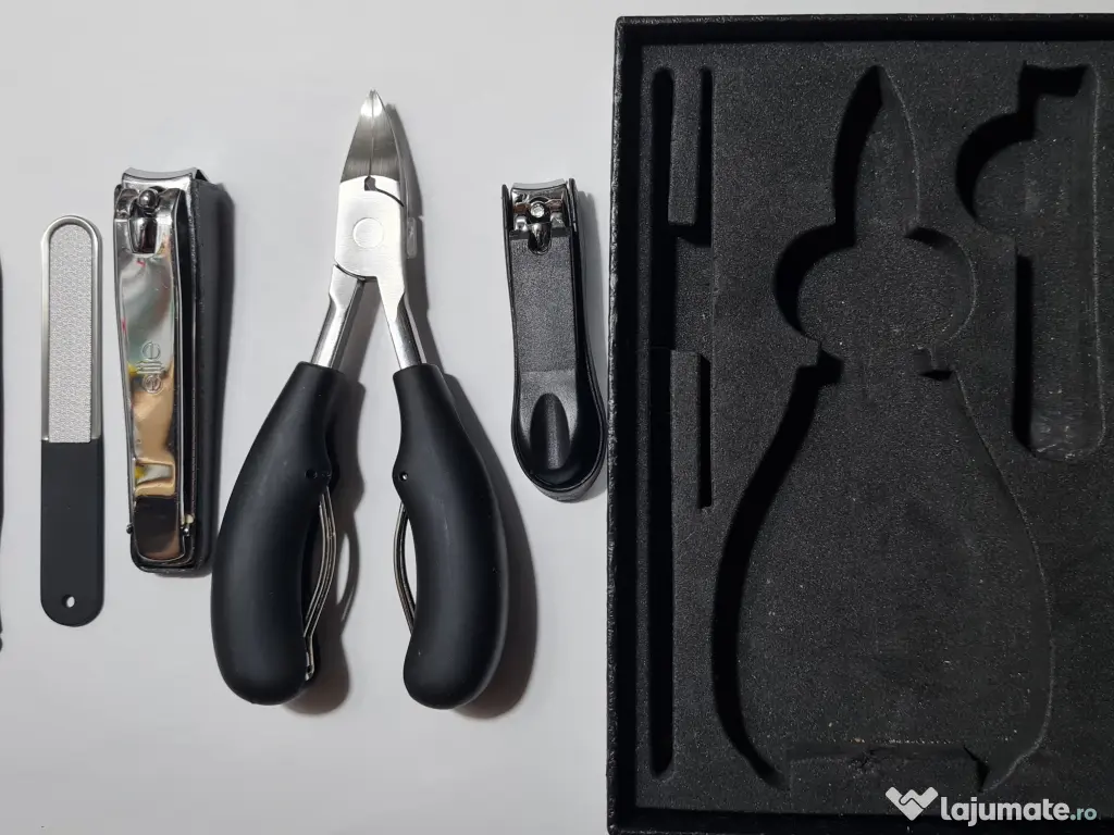 Set / trusă instrumente profesionale de manichiură și pedichiură 