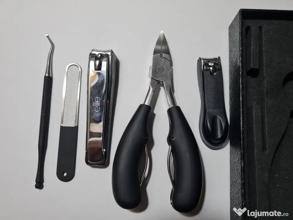 Set / trusă instrumente profesionale de manichiură și pedichiură 
