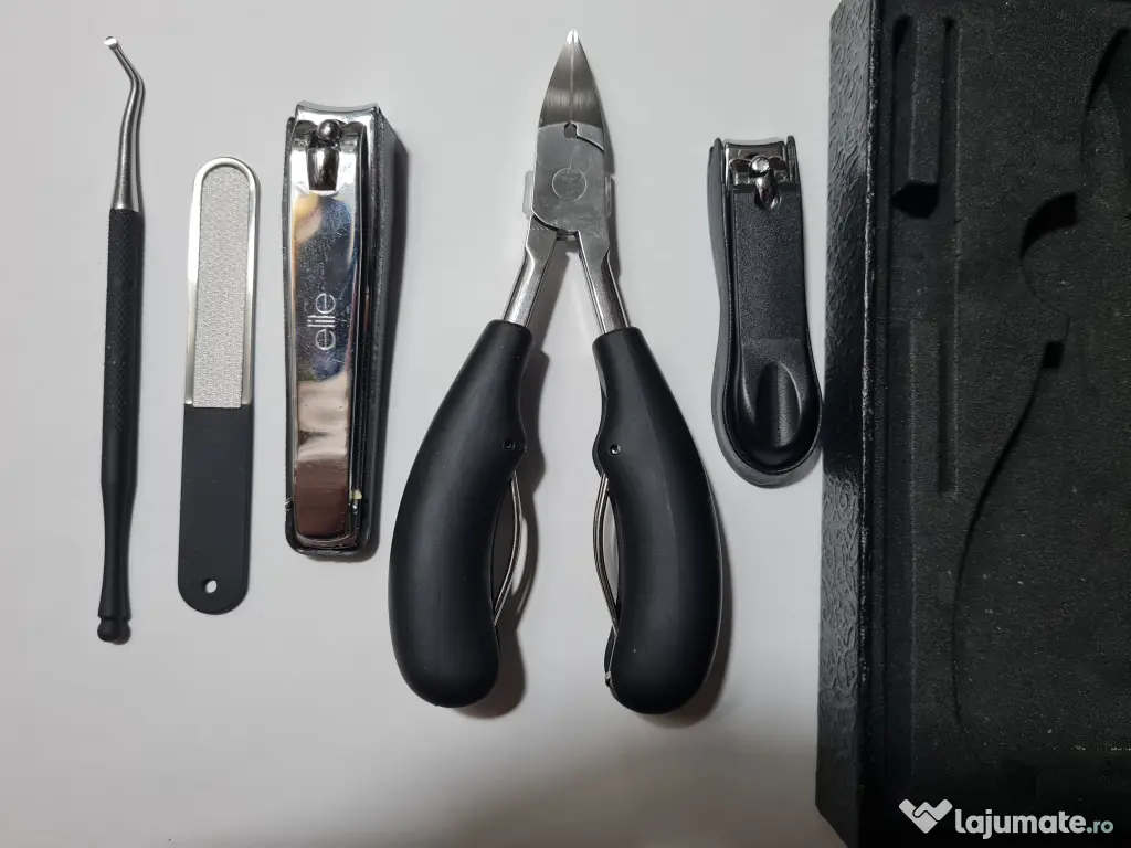 Set / trusă instrumente profesionale de manichiură și pedichiură 