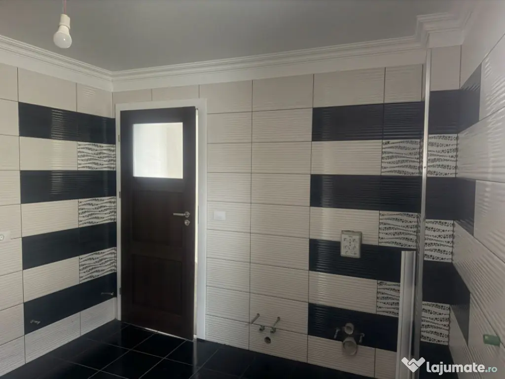 Casa S+P+1, 280 mp utili, 2000 mp teren, zona Podari