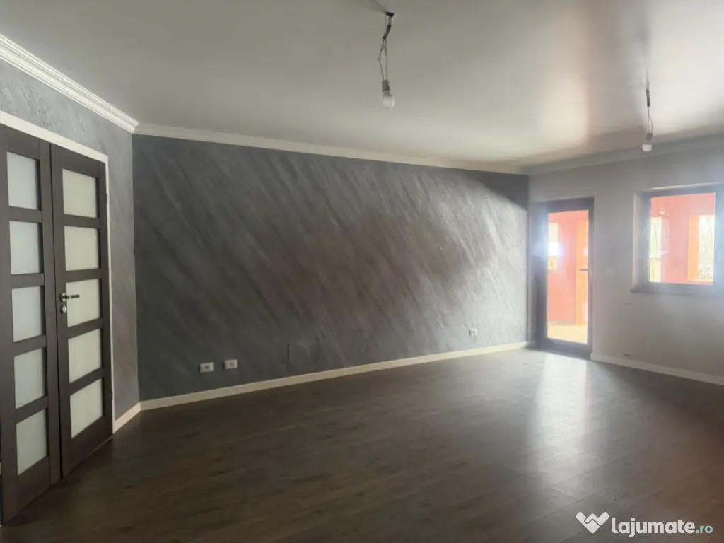 Casa S+P+1, 280 mp utili, 2000 mp teren, zona Podari