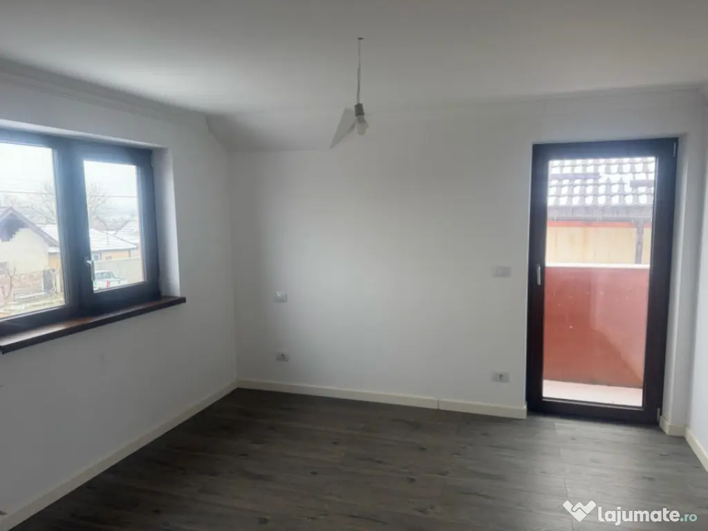 Casa S+P+1, 280 mp utili, 2000 mp teren, zona Podari