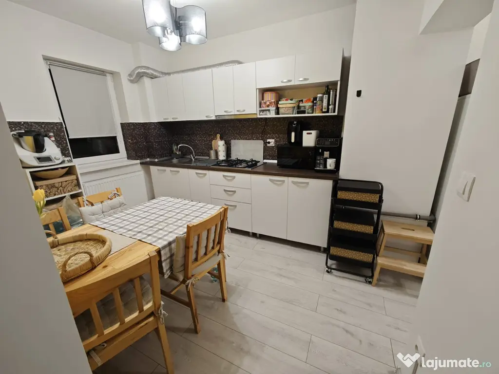 Apartament spațios 2 camere decomandat - PETROȘANI