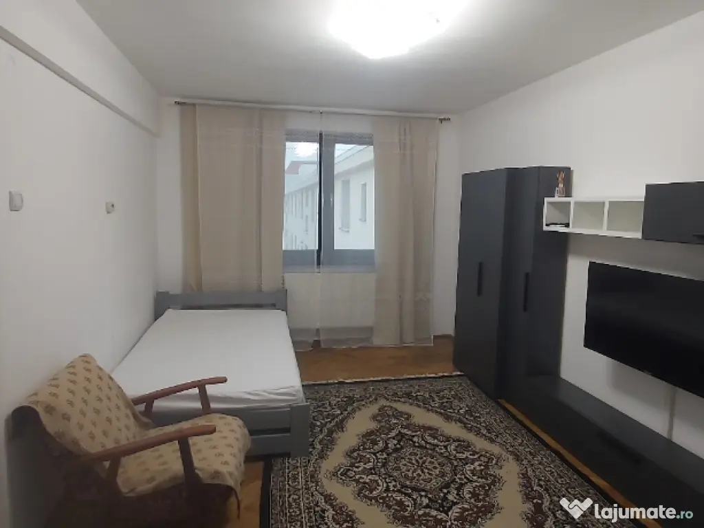 Închiriez apartament cu doua camere