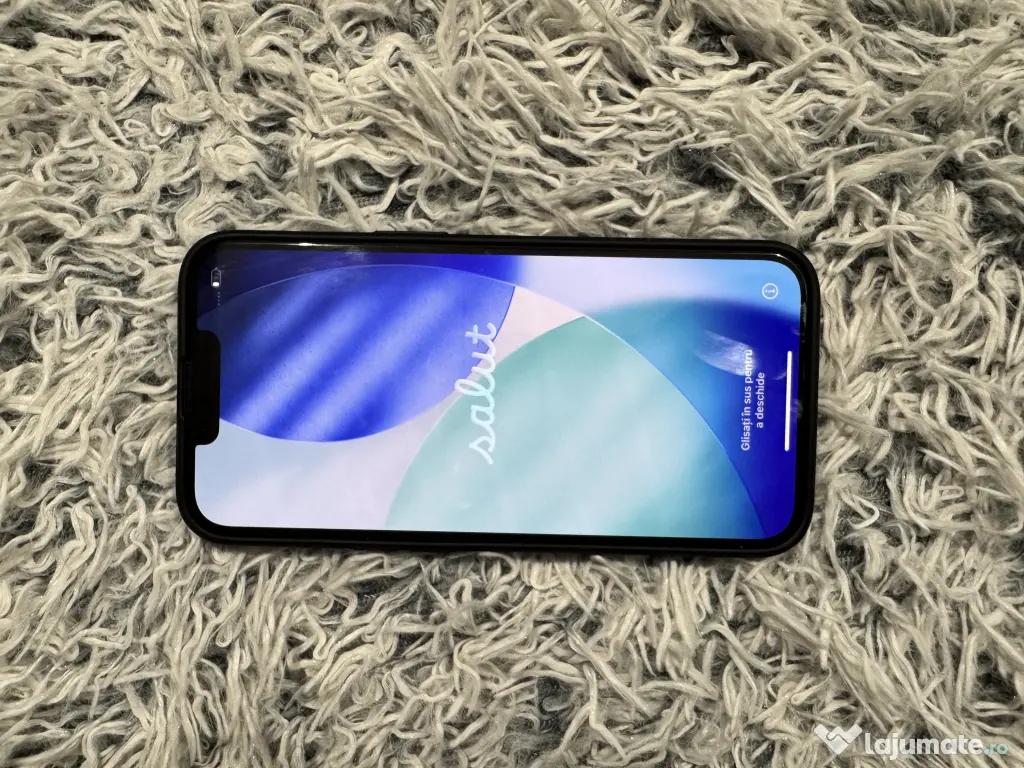 Se oferă spre vânzare telefon mobil model iPhone 13 