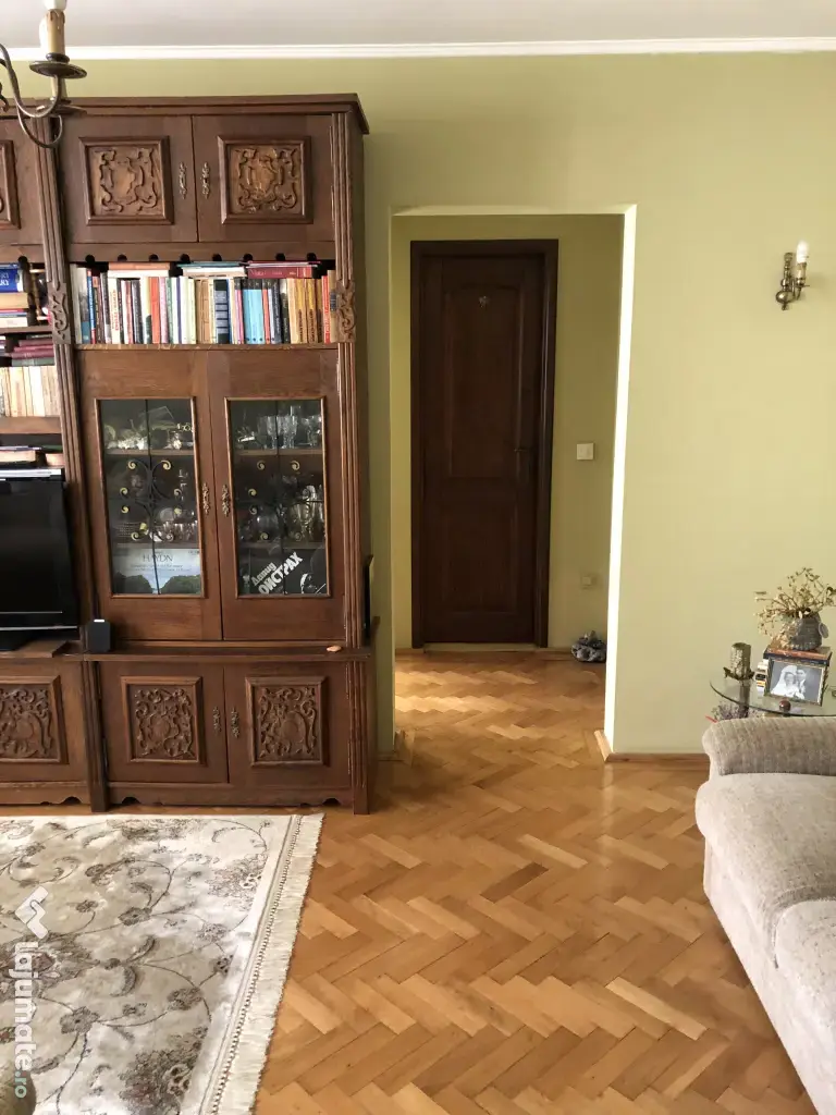 Apartament 2 camere de închiriat