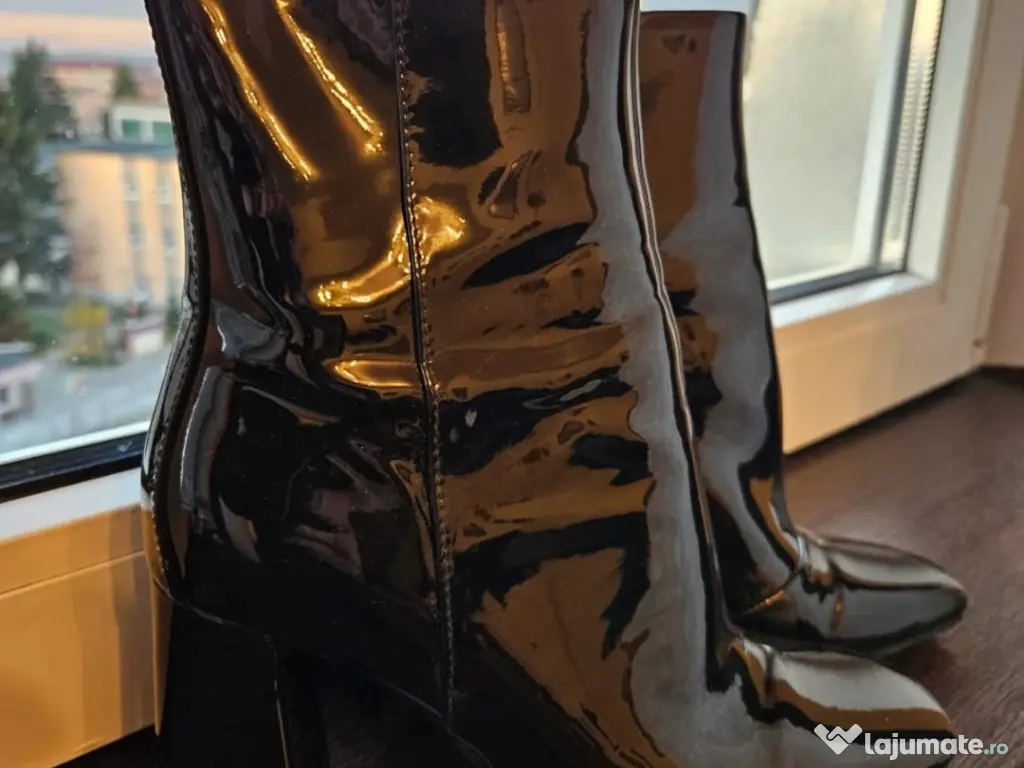 Ghete H&M lac stare buna 