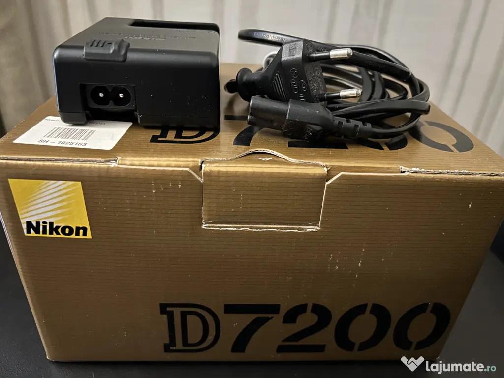 Nikon D7200 cu obiectiv in stare foarte buna