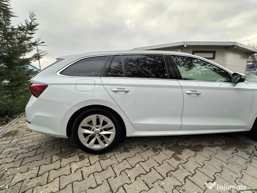 Skoda Octavia Combi 2021 • 45.000 km • 1.5 TSI • Manual • Ambition