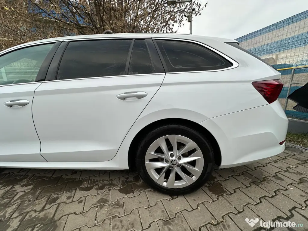 Skoda Octavia Combi 2021 • 45.000 km • 1.5 TSI • Manual • Ambition