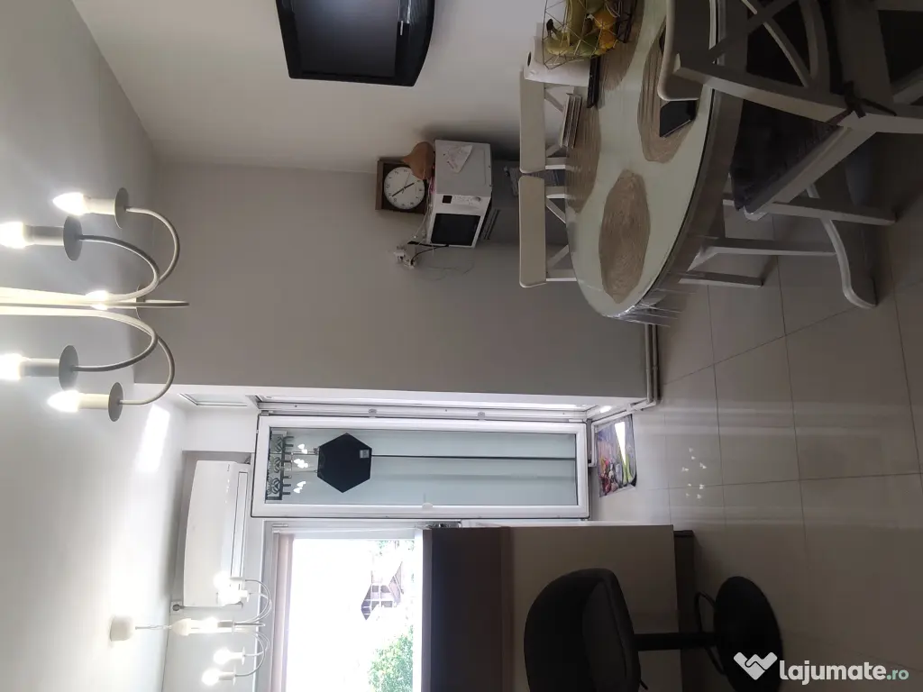 Apartament 3 camere de închiriat Vest 