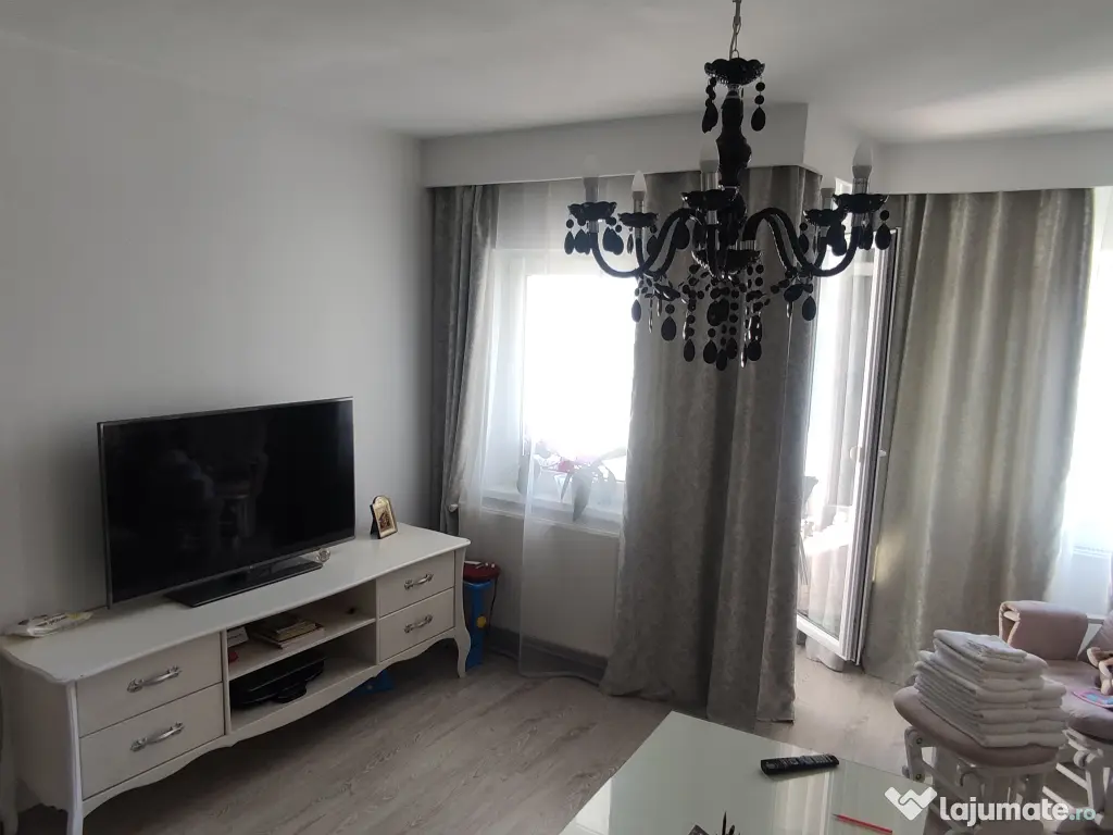 Apartament 3 camere de închiriat Vest 