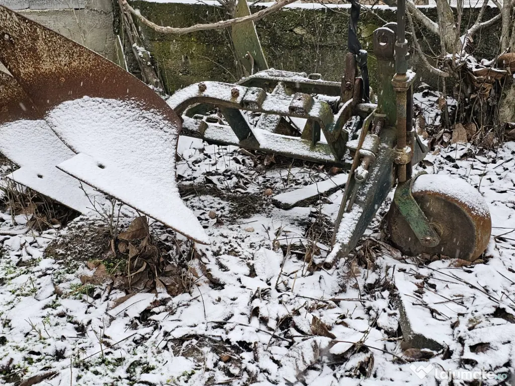 Plug reversibil cu 4 trupițe 