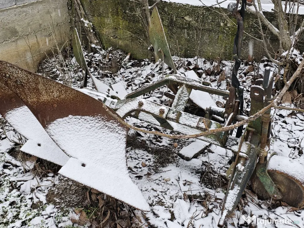 Plug reversibil cu 4 trupițe 