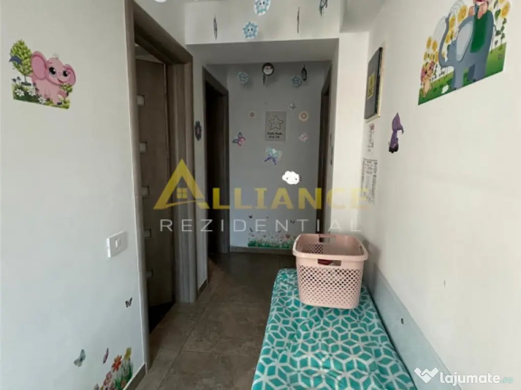 Casa individuala 8 camere, 3 bai - 300 mp Teren, Metrou Dimi