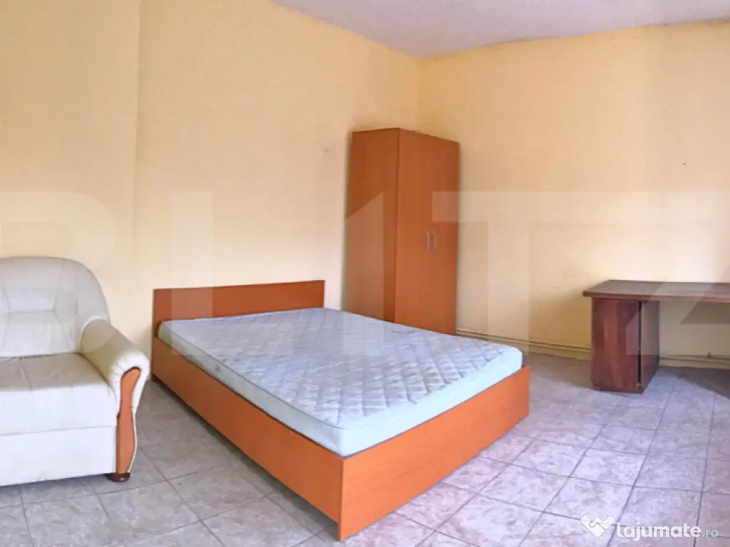 Casă de vânzare, 354 mp, zona Titu