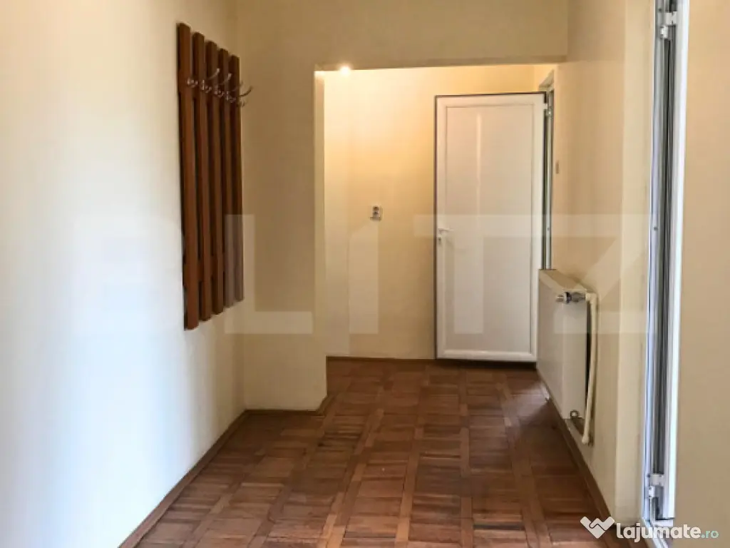 Casă de vânzare, 354 mp, zona Titu