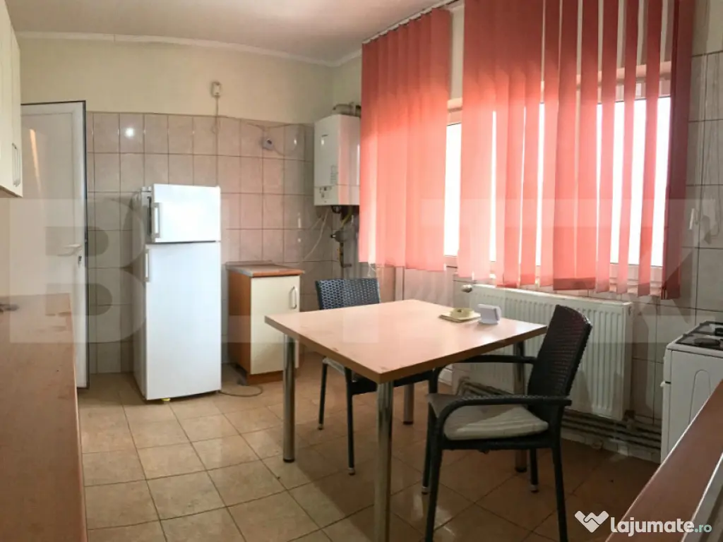 Casă de vânzare, 354 mp, zona Titu