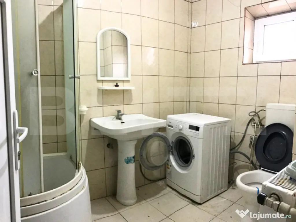 Casă de vânzare, 354 mp, zona Titu