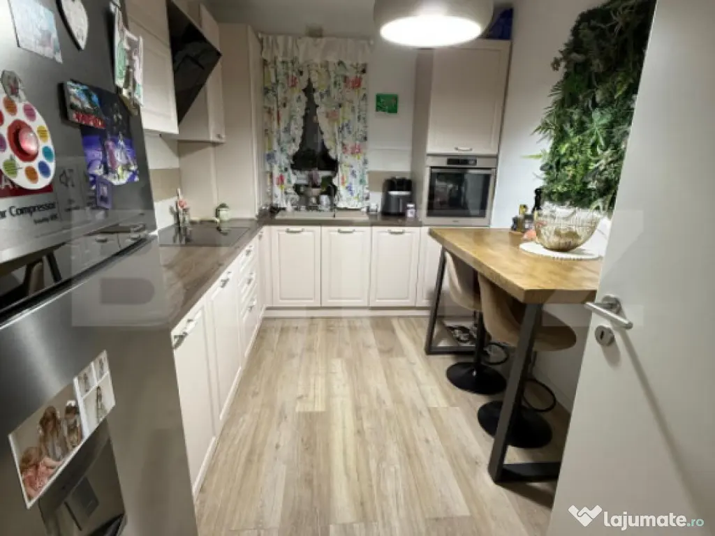 Apartament 3 camere, parcare, 76 mp, lift, boxa, zona Tracto 