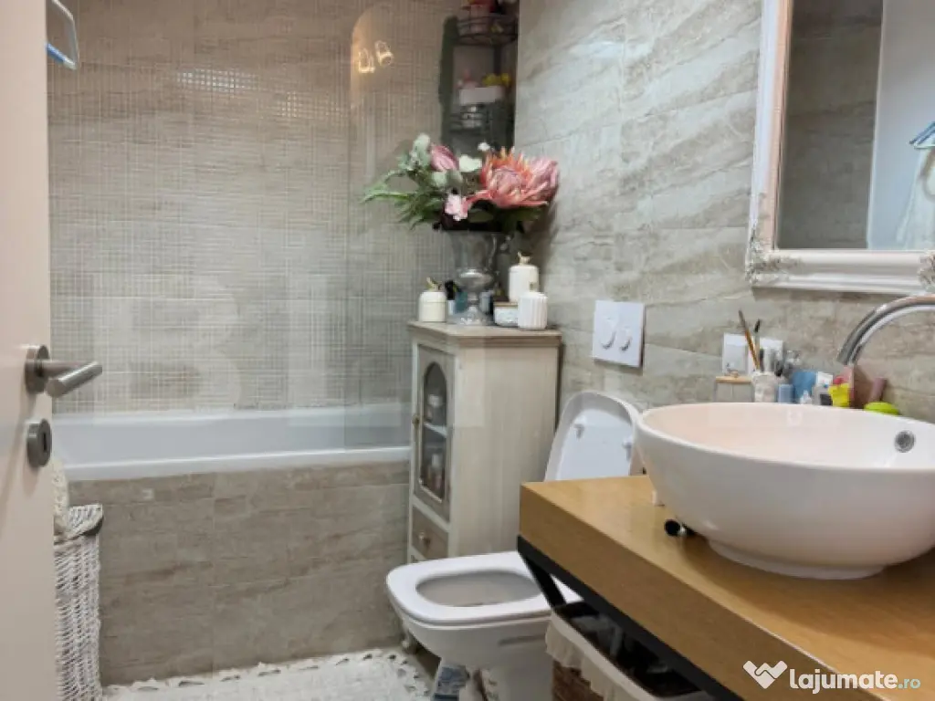 Apartament 3 camere, parcare, 76 mp, lift, boxa, zona Tracto 