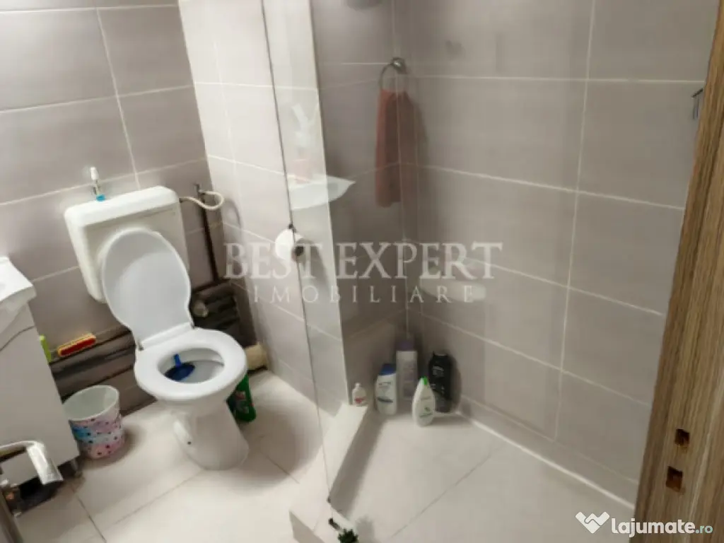 Apartament 4 camere cu geam la baie, bloc reabilitat, 5 min 