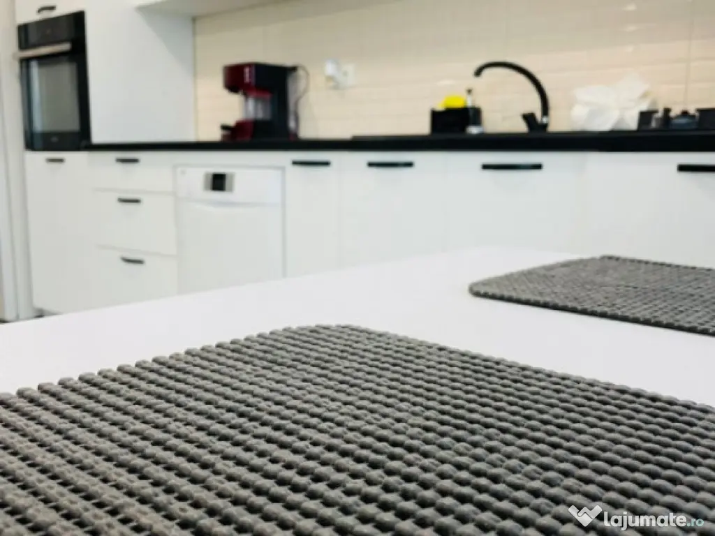 Apartament 2 camere de vanzare, in zona Mamaia-Sat 