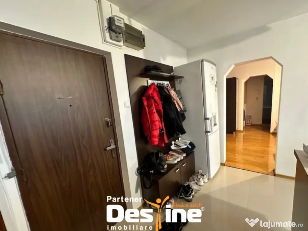 Apartament 3 camere renovat + loc parcare, zona Sebastian