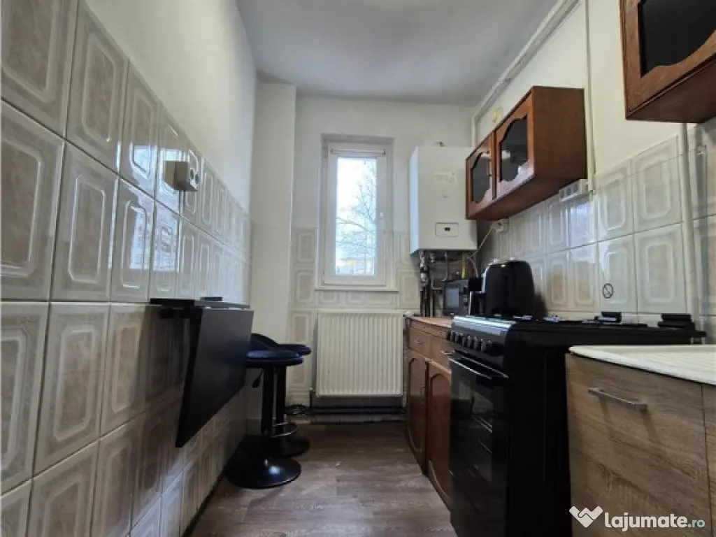 Garsoniera cu loc de parcare si boxa -NEGOCIABIL 