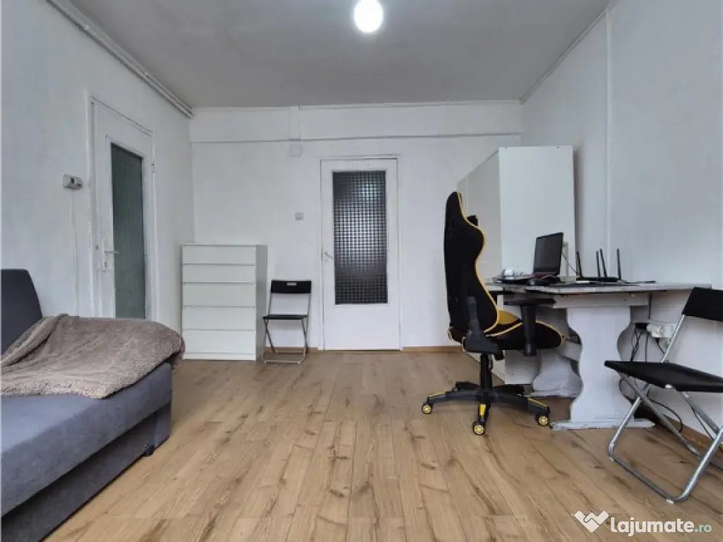 Garsoniera cu loc de parcare si boxa -NEGOCIABIL 