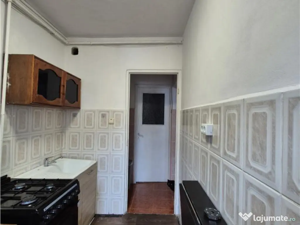 Garsoniera cu loc de parcare si boxa -NEGOCIABIL 