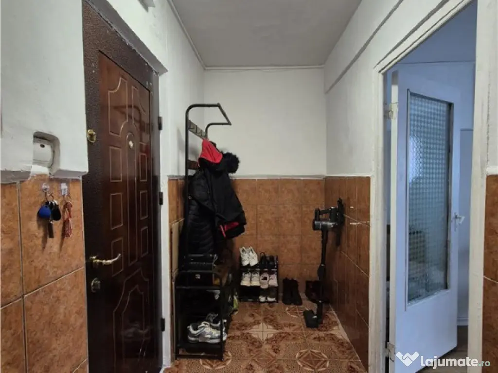 Garsoniera cu loc de parcare si boxa -NEGOCIABIL 