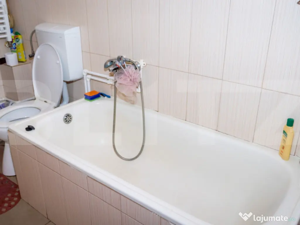 Casă 220 mp + Spațiu Comercial 105 mp - Piața Centrală