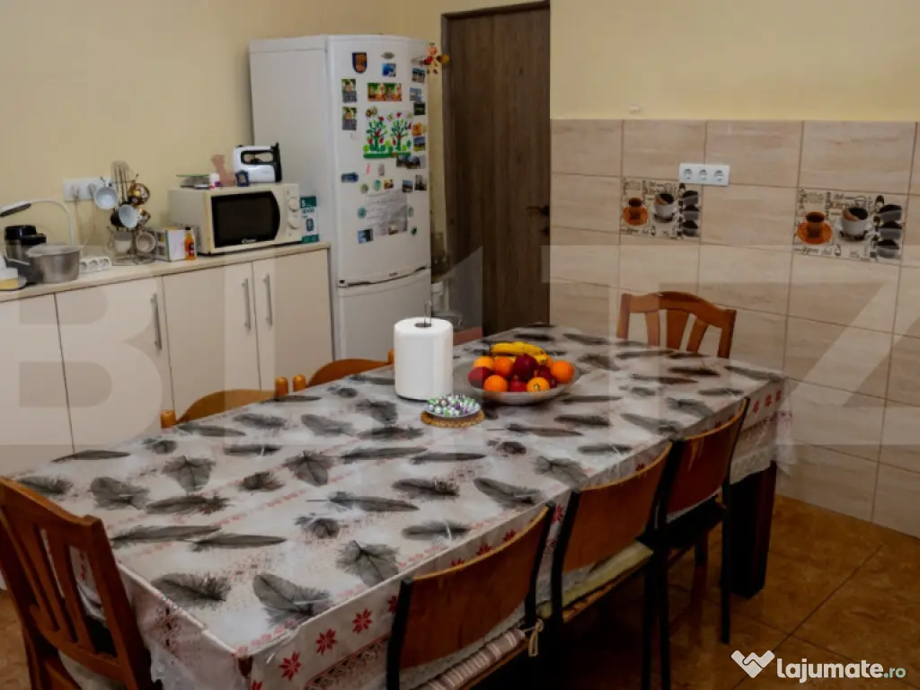 Casă 220 mp + Spațiu Comercial 105 mp - Piața Centrală