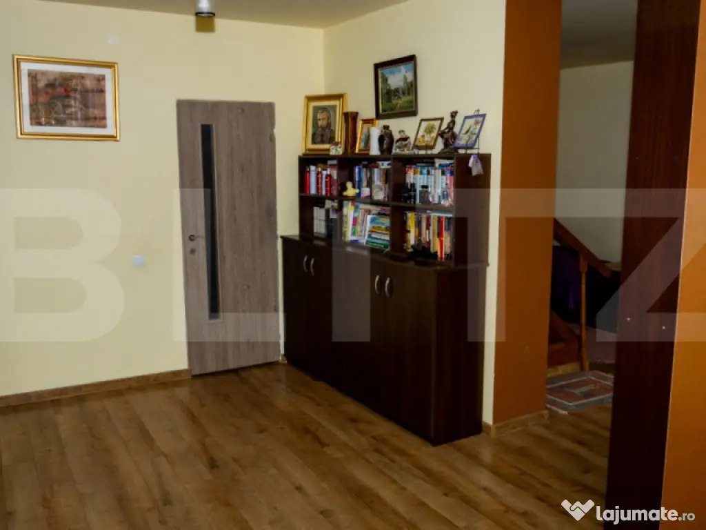 Casă 220 mp + Spațiu Comercial 105 mp - Piața Centrală