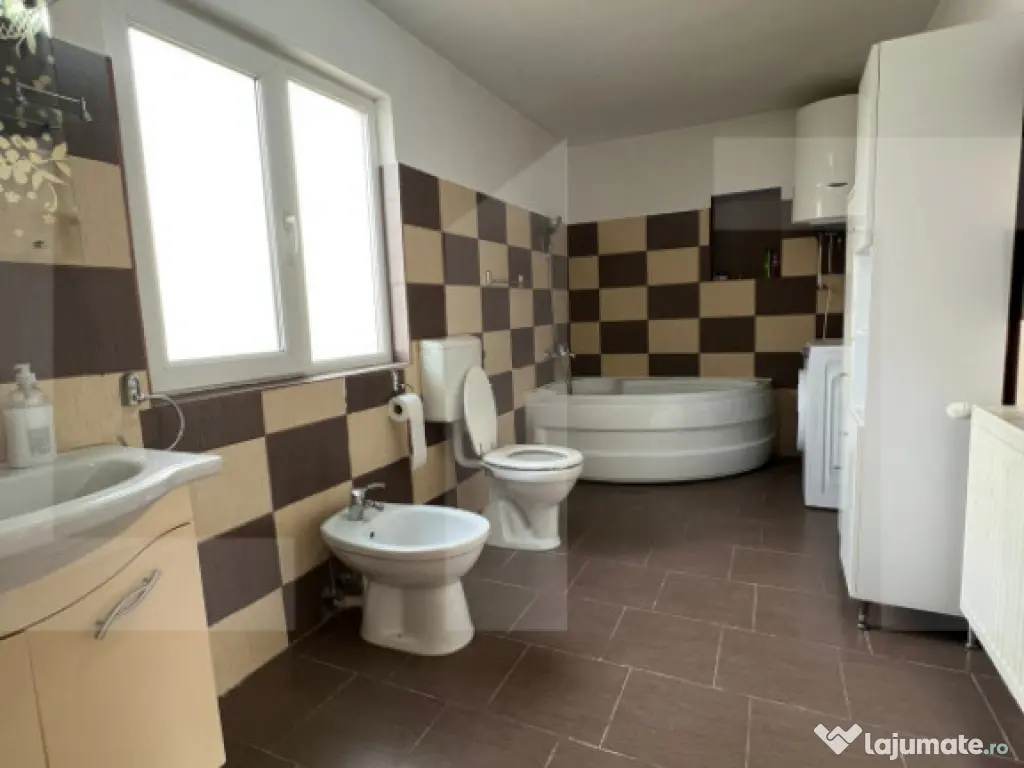 Casa de vanzare, 158 mp, zona Ronat