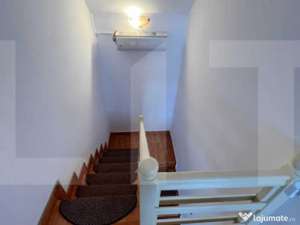 Casa de vanzare, 158 mp, zona Ronat