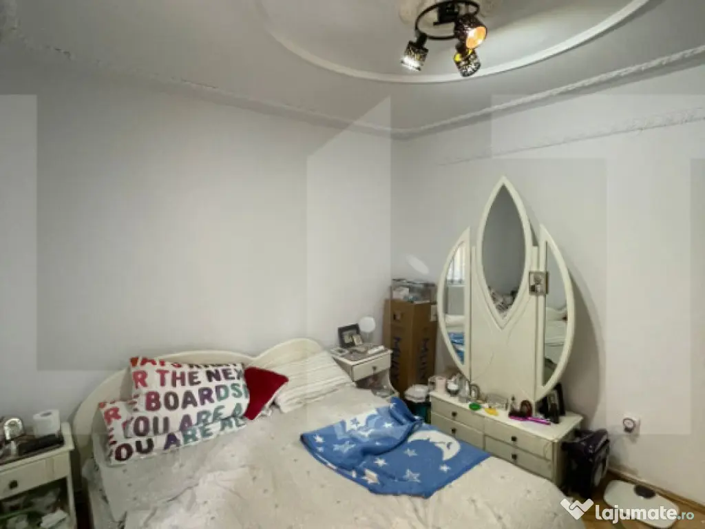 Apartament 4 camere, 82 mp, zona Lipovei 