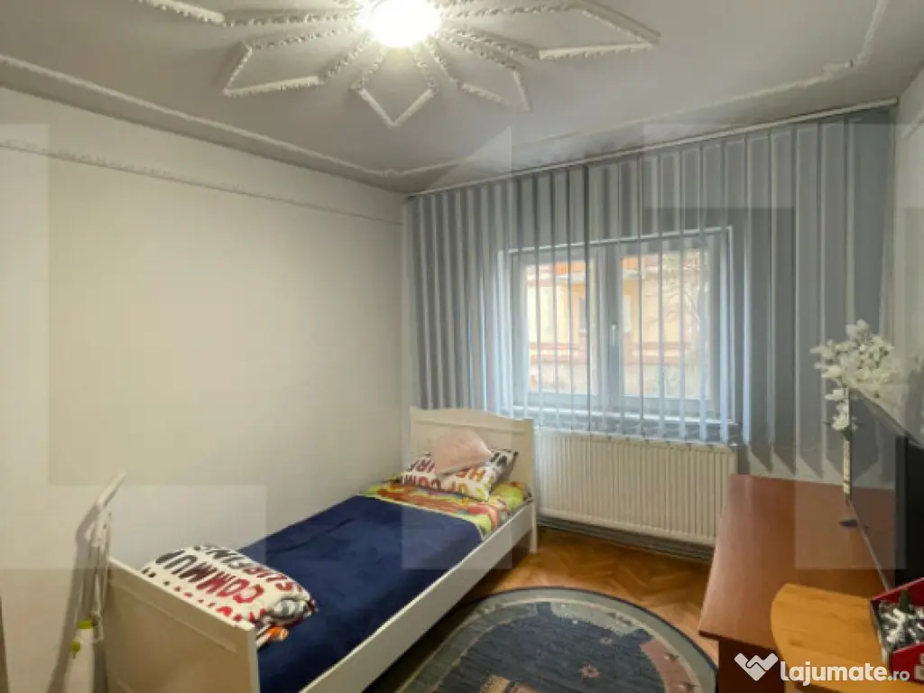 Apartament 4 camere, 82 mp, zona Lipovei 
