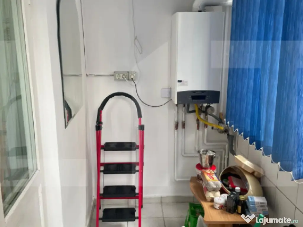 Apartament 4 camere, 82 mp, zona Lipovei 