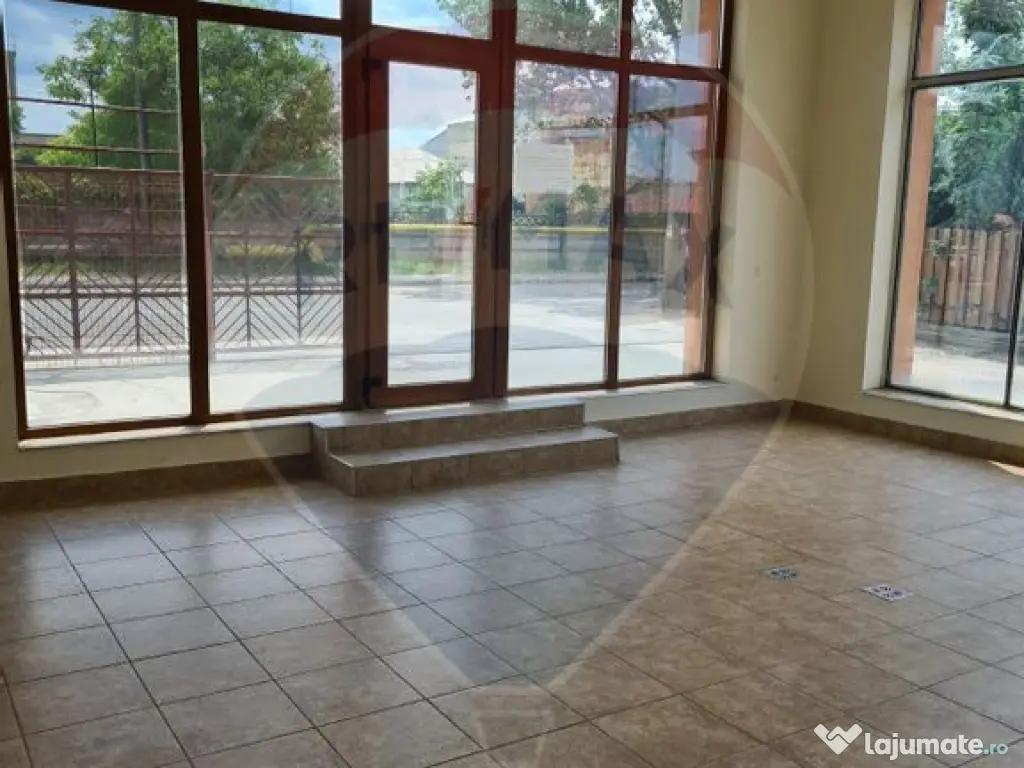 Spațiu comercial de închiriat în zona Sanex 