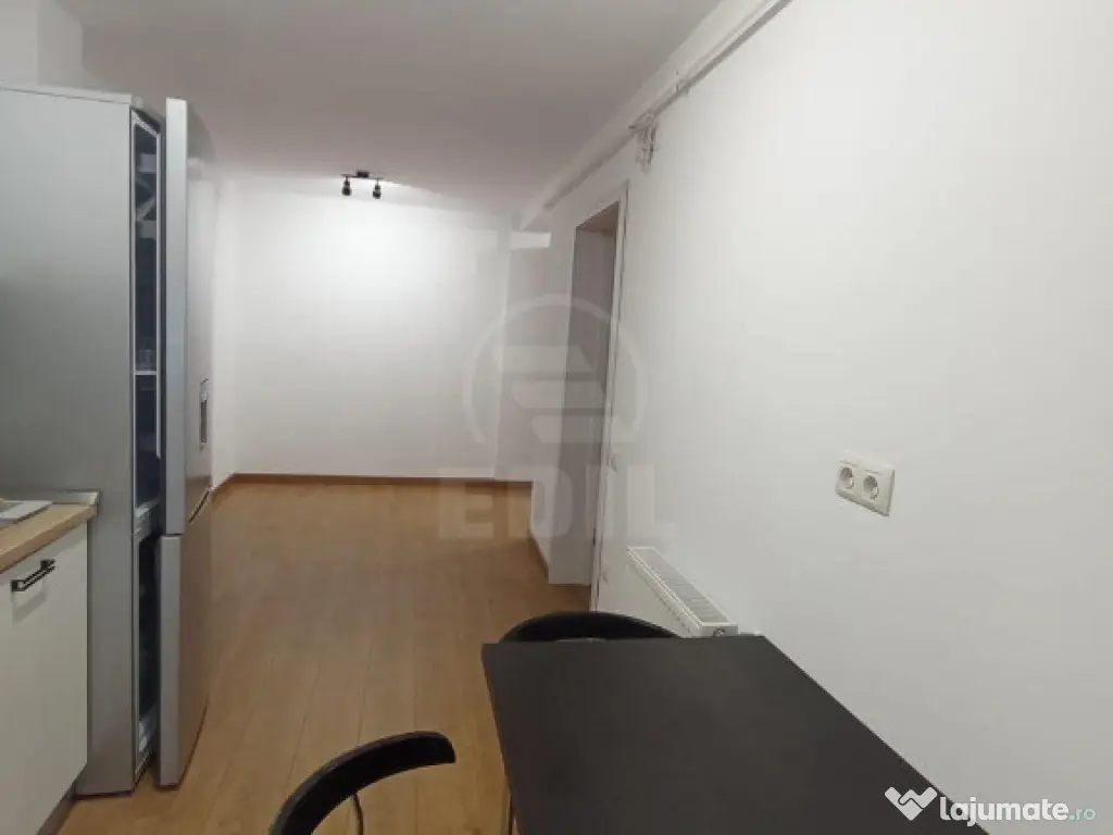 Apartament decomandat, etaj intermediar, Floresti 