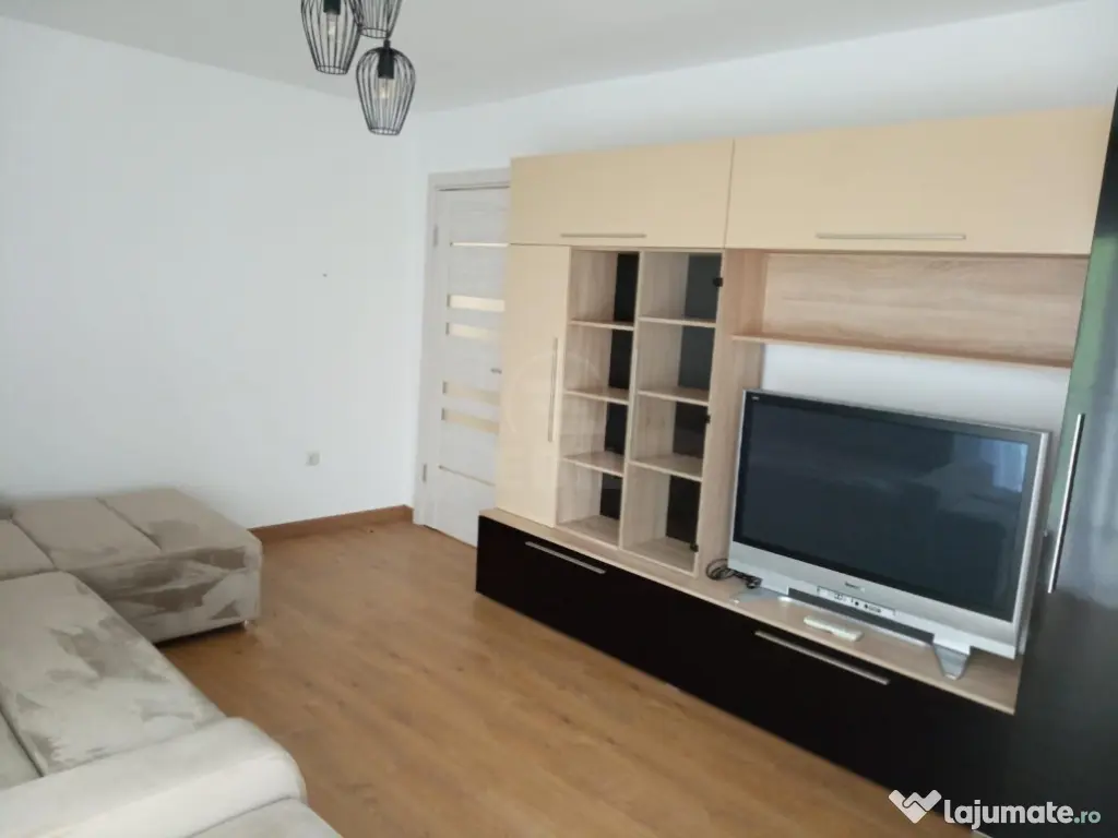 Apartament decomandat, etaj intermediar, Floresti 