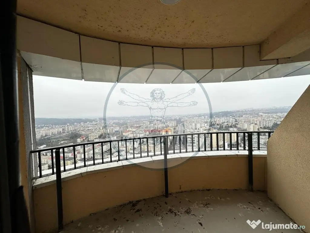 Penthouse West Tower