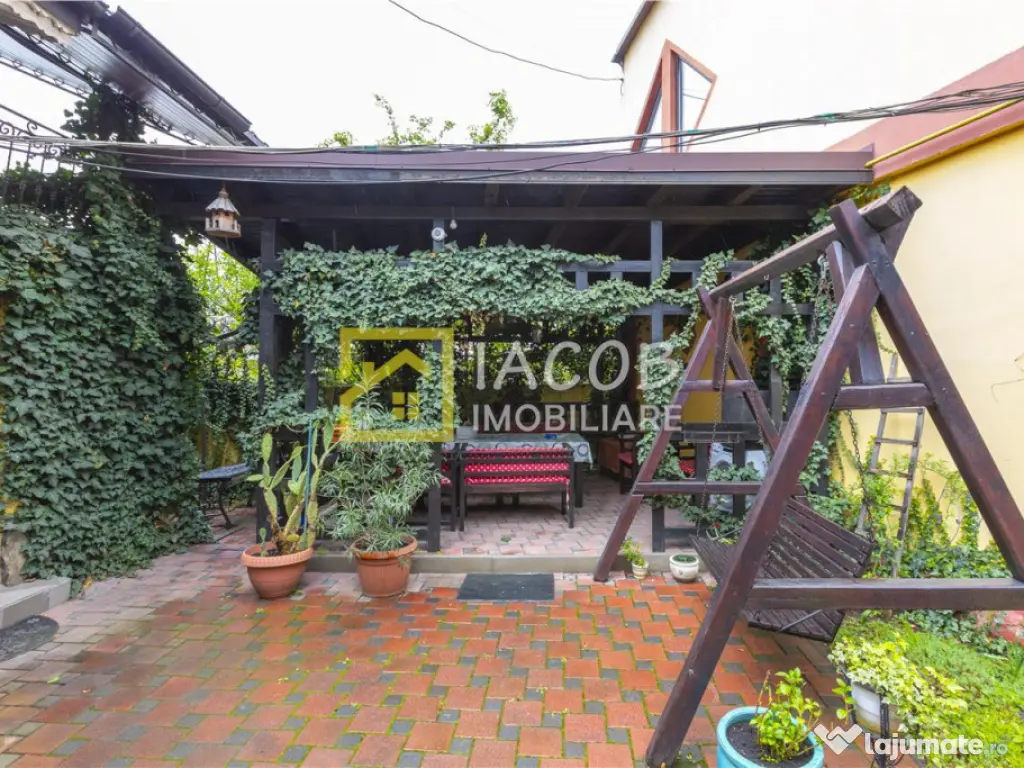 Casa P M, comuna Margineni, Bacau